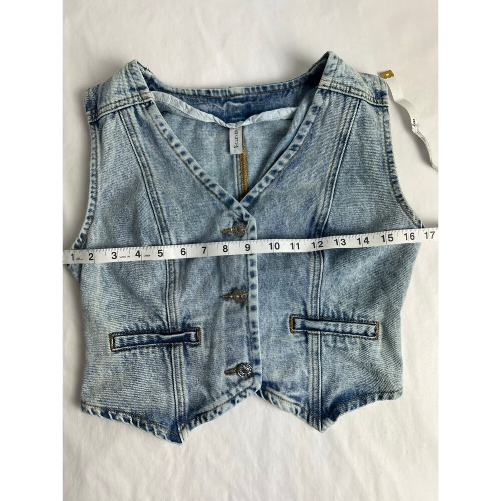 Sleeveless Light Wash Denim Vest - Crop Button Front - Picture 6 of 7